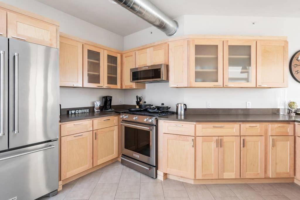 Upscale 3Br Penthouse By Cozysuites Indianapolis Bagian luar foto